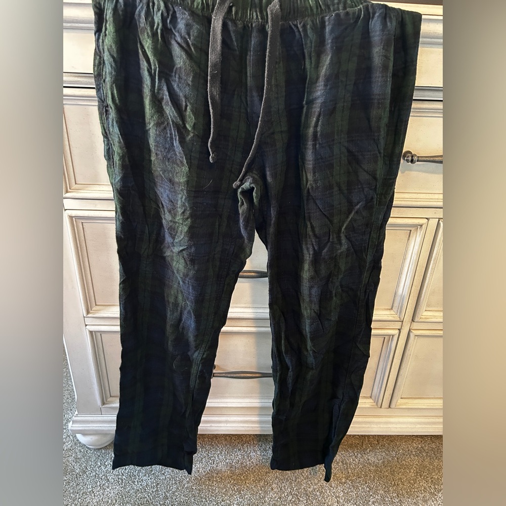 Super comfy men’s fleece pants medium from Abercrombie and Fitch